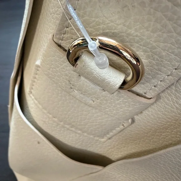 VGC Furla Cream Perforated Shoulder Bag - Picture 8 of 16